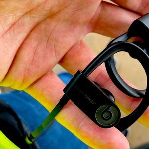 Beat3pro blue tooth headphones